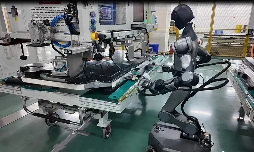 Robot umanoidi e lavoro ibrido: quale futuro per le relazioni industriali del sindacato