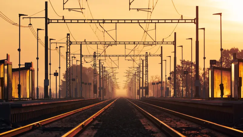 Liberalizzazione ferroviaria: l’illusione europea che ha aperto la porta al dumping contrattuale