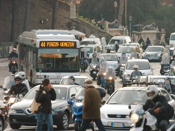 Senza autisti non c’è mobilità: la politica smetta di voltarsi dall’altra parte